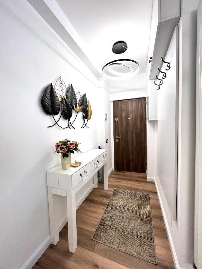 Sky View - Luxury Apartament - Sanador Victoriei Bucharest Exterior photo