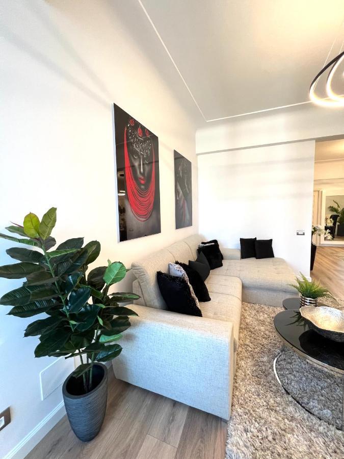 Sky View - Luxury Apartament - Sanador Victoriei Bucharest Exterior photo