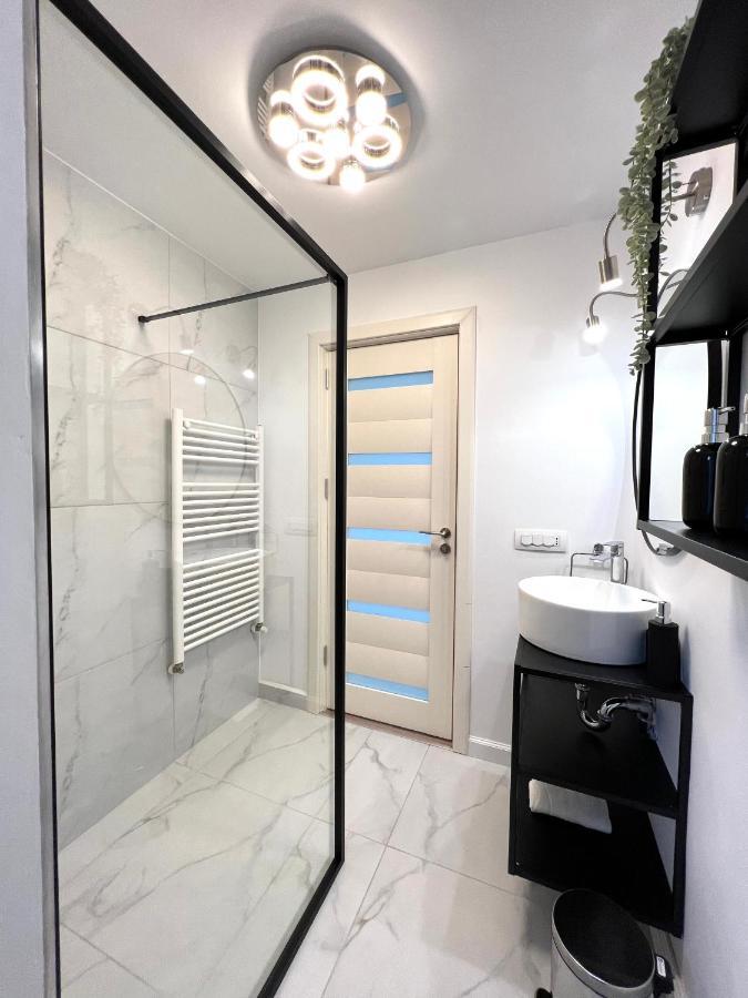 Sky View - Luxury Apartament - Sanador Victoriei Bucharest Exterior photo