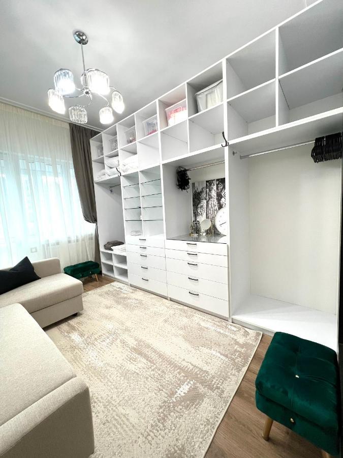 Sky View - Luxury Apartament - Sanador Victoriei Bucharest Exterior photo